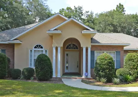 6328 Honeysuckle Dr, Milton, FL 32570 photo 2