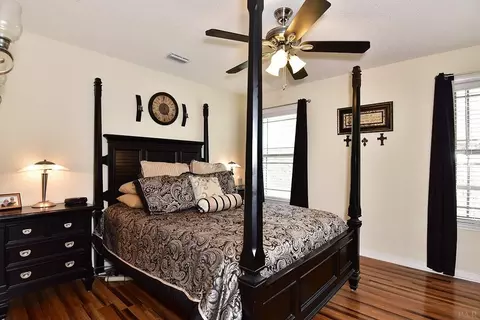 4331 Glen Forest Dr, Milton, FL 32583 photo 9