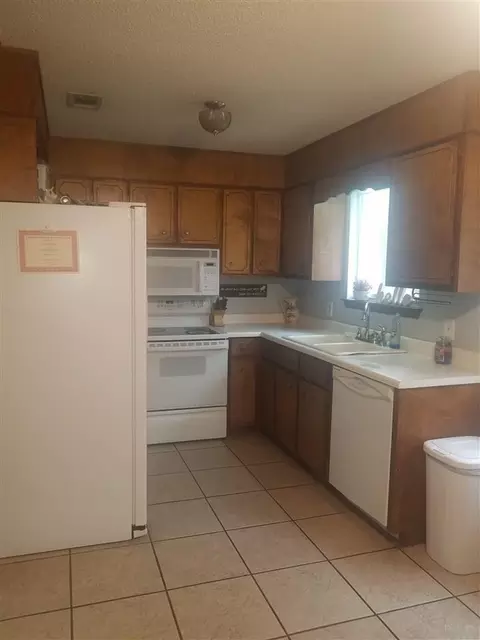 6567 Sinclair St, Milton, FL 32570 photo 8