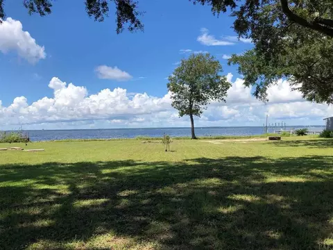 265 S Garcon Point Rd, Milton, FL 32583 photo 2