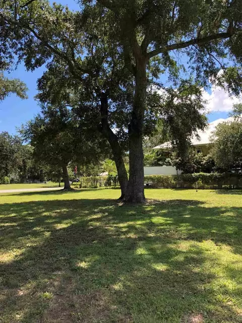 265 S Garcon Point Rd, Milton, FL 32583 photo 8