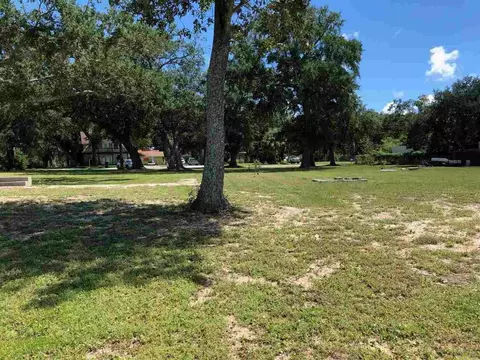 265 S Garcon Point Rd, Milton, FL 32583 photo 6