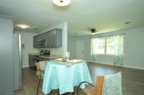 6450 Barnes St, Milton, FL 32570 photo 9
