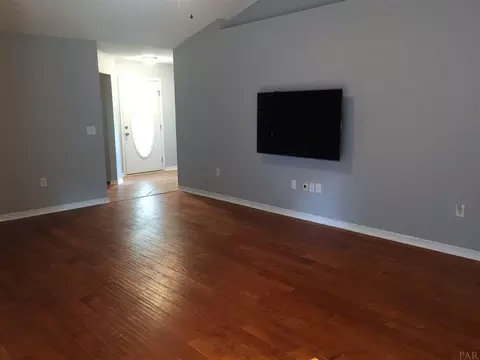 5328 Traci Dr, Milton, FL 32583 photo 3