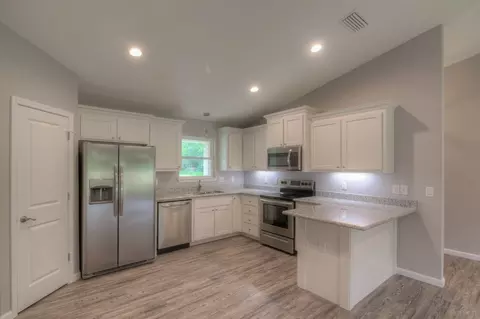 5545 Riviera Dr, Milton, FL 32583 photo 2