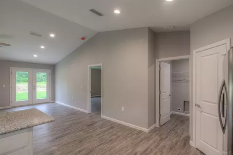 5545 Riviera Dr, Milton, FL 32583 photo 4