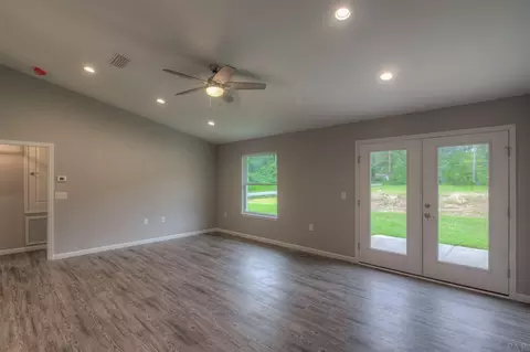 5545 Riviera Dr, Milton, FL 32583 photo 1
