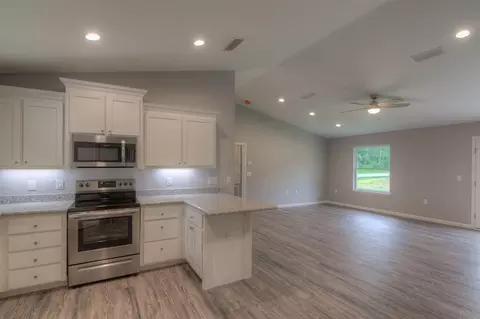 5545 Riviera Dr, Milton, FL 32583 photo 3