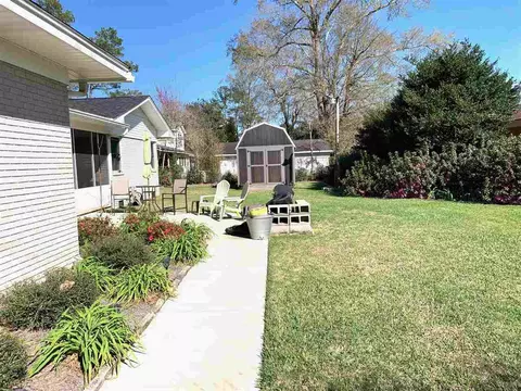 212 E Pine St, Atmore, AL 36502 photo 3