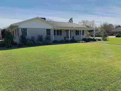 212 E Pine St, Atmore, AL 36502 photo 2