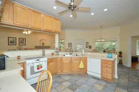 3175 Pineview Dr, Milton, FL 32583 photo 12