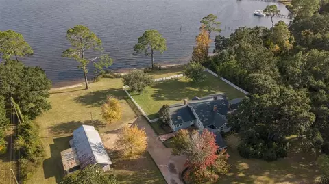 3250 Robinson Point Rd, Milton, FL 32583 photo 1