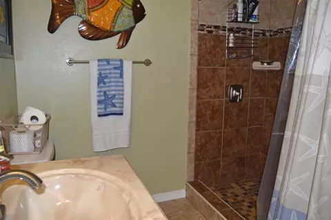 4252 Breezeway Cir, Milton, FL 32583 photo 11