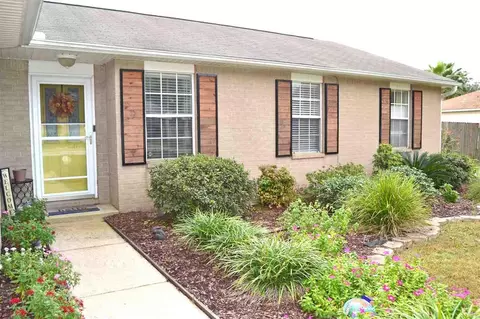 4252 Breezeway Cir, Milton, FL 32583 photo 2