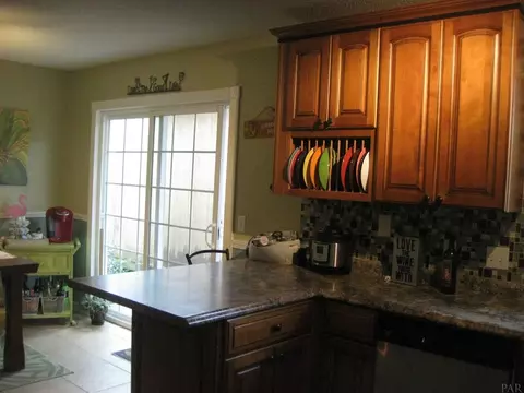 4252 Breezeway Cir, Milton, FL 32583 photo 5