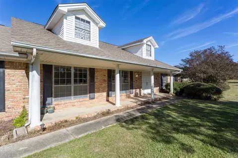 412 Meander Ln, Cantonment, FL 32533 photo 1