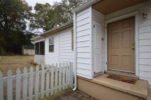 6640 Cedar St, Milton, FL 32570 photo 3