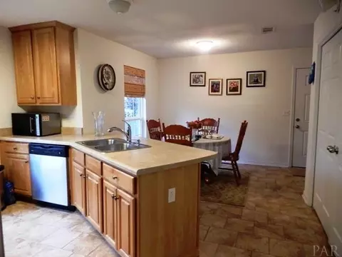 6380 Garrett Rd, Mcdavid, FL 32568 photo 10