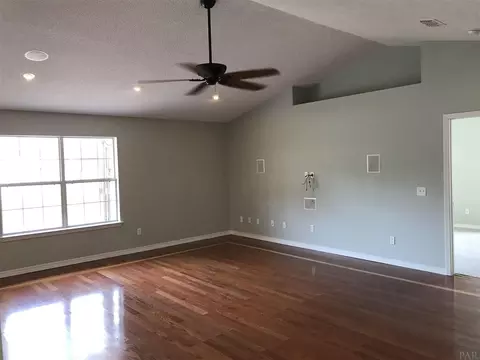 2040 Commodore Dr, Navarre, FL 32566 photo 2