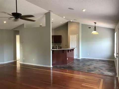 2040 Commodore Dr, Navarre, FL 32566 photo 3