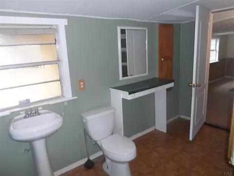5232 Yankee Ln, Milton, FL 32570 photo 9