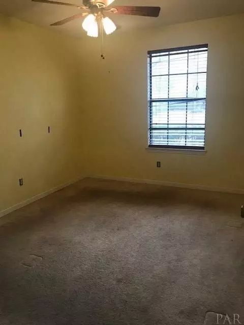 5613 Dove Dr, Pace, FL 32571 photo 9