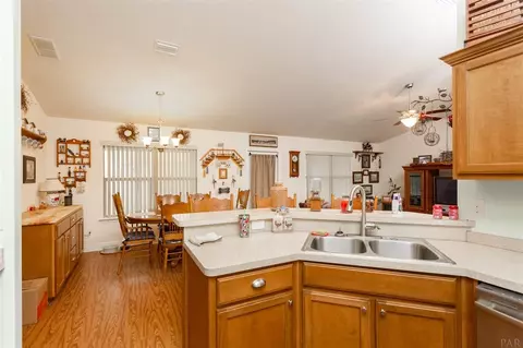 1663 Twin Pines Cir, Cantonment, FL 32533 photo 10