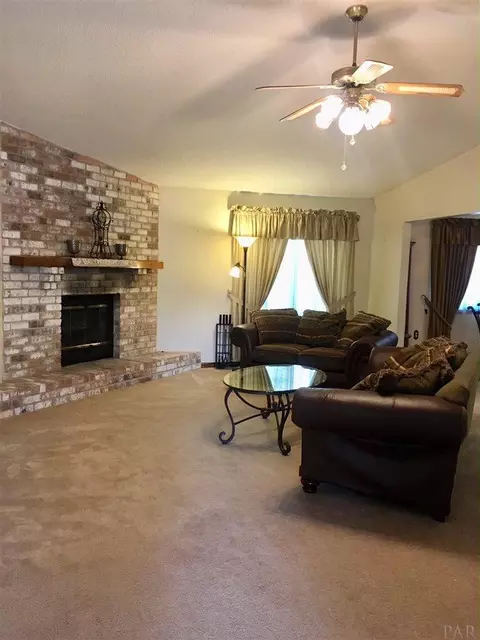 5705 Ivy Ln, Pace, FL 32571 photo 3