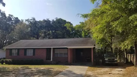 6515 Cedar St, Milton, FL 32570 photo 2