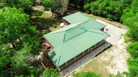 3901 Clearview Dr, Crestview, FL 32539 photo 1