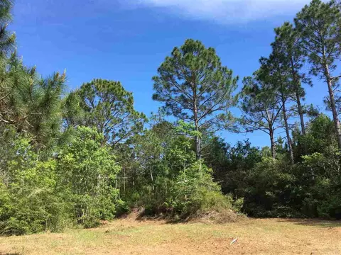 926 Clearview St, Milton, FL 32583 photo 2