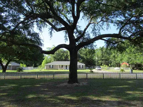 4813 Breezy Ln, Pace, FL 32571 photo 6