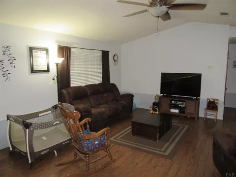 4813 Breezy Ln, Pace, FL 32571 photo 9