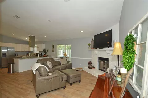 4404 Amberwood Cir, Pace, FL 32571 photo 9