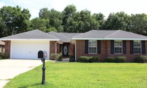 5653 Tucker Cir, Pace, FL 32571 photo 1