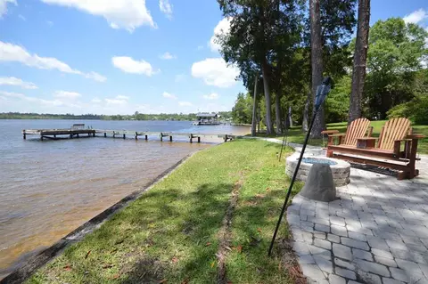 7652 Lakeside Dr, Milton, FL 32583 photo 2
