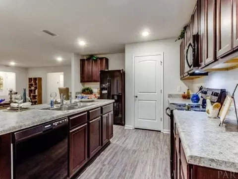 976 Jacobs Way, Cantonment, FL 32533 photo 12