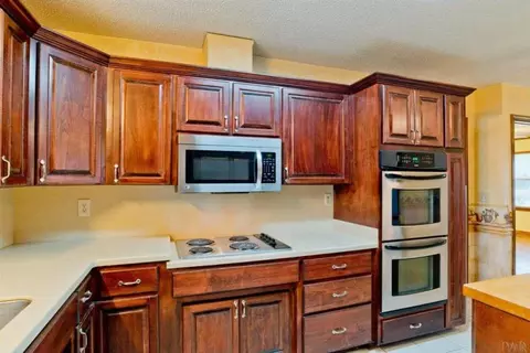 2502 Jeter Rd, Cantonment, FL 32533 photo 3