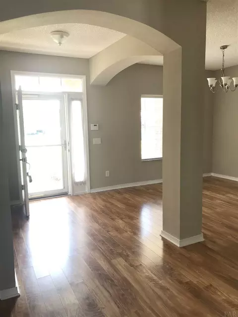 5366 Dalton Cir, Milton, FL 32570 photo 6