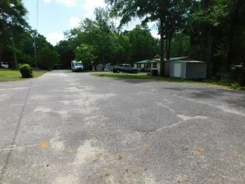 932 Brook Hills Dr, Cantonment, FL 32533 photo 2