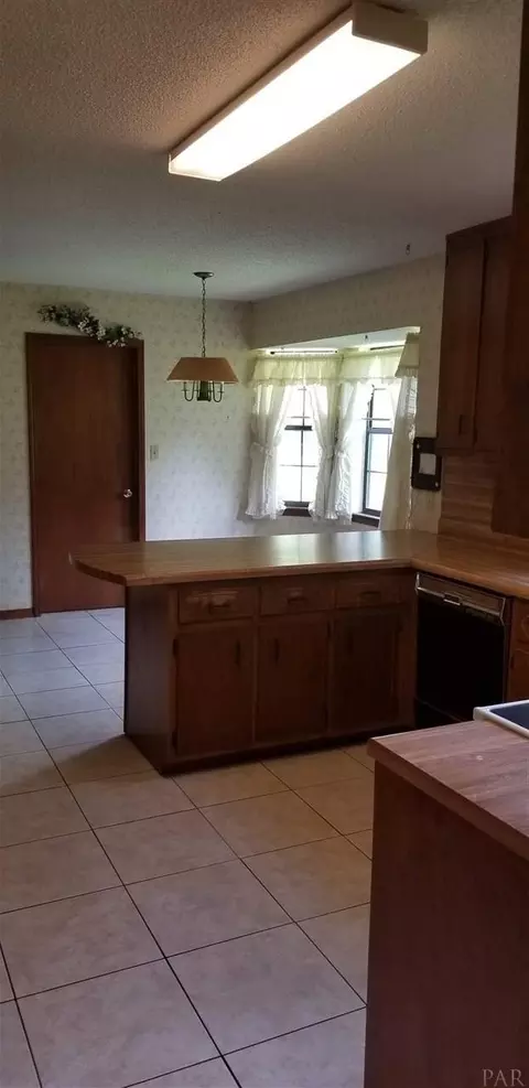 184 Cedar Tree Ln, Cantonment, FL 32533 photo 4