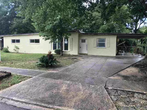 112 Adkinson Dr, Crestview, FL 32536 photo 2