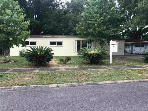 112 Adkinson Dr, Crestview, FL 32536 photo 1