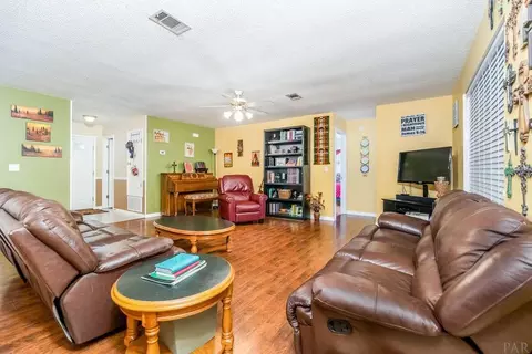 4643 Pine Ln, Pace, FL 32571 photo 9