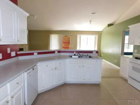 1808 Condor Dr, Cantonment, FL 32533 photo 9