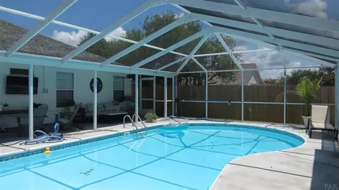 672 Hanley Downs Dr, Cantonment, FL 32533 photo 8