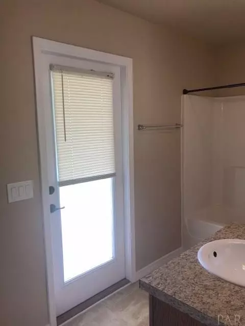5372 Dalton Cir, Milton, FL 32570 photo 13