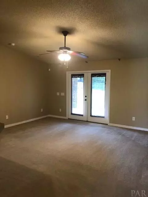 5372 Dalton Cir, Milton, FL 32570 photo 9