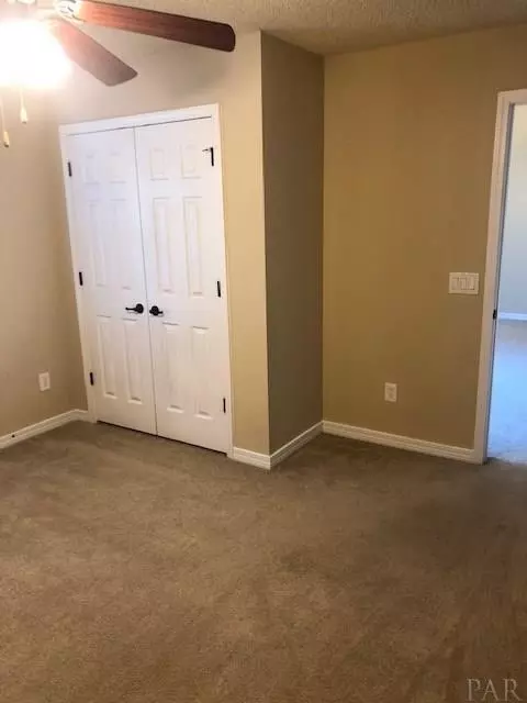 5372 Dalton Cir, Milton, FL 32570 photo 4