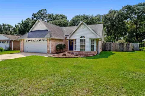 5016 Potomac Dr, Pace, FL 32571 photo 2